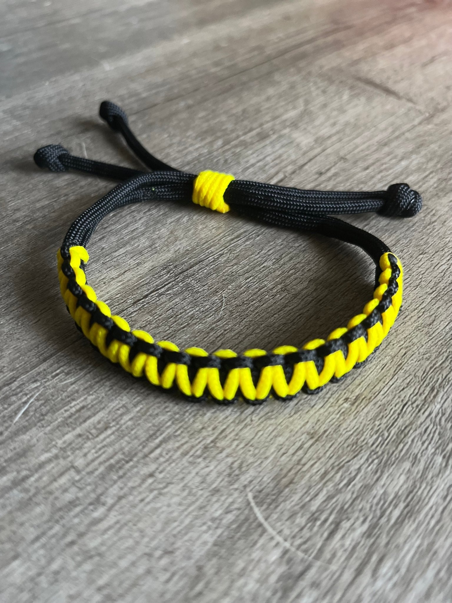 Braided Paracord Bracelet - Krawlergrips