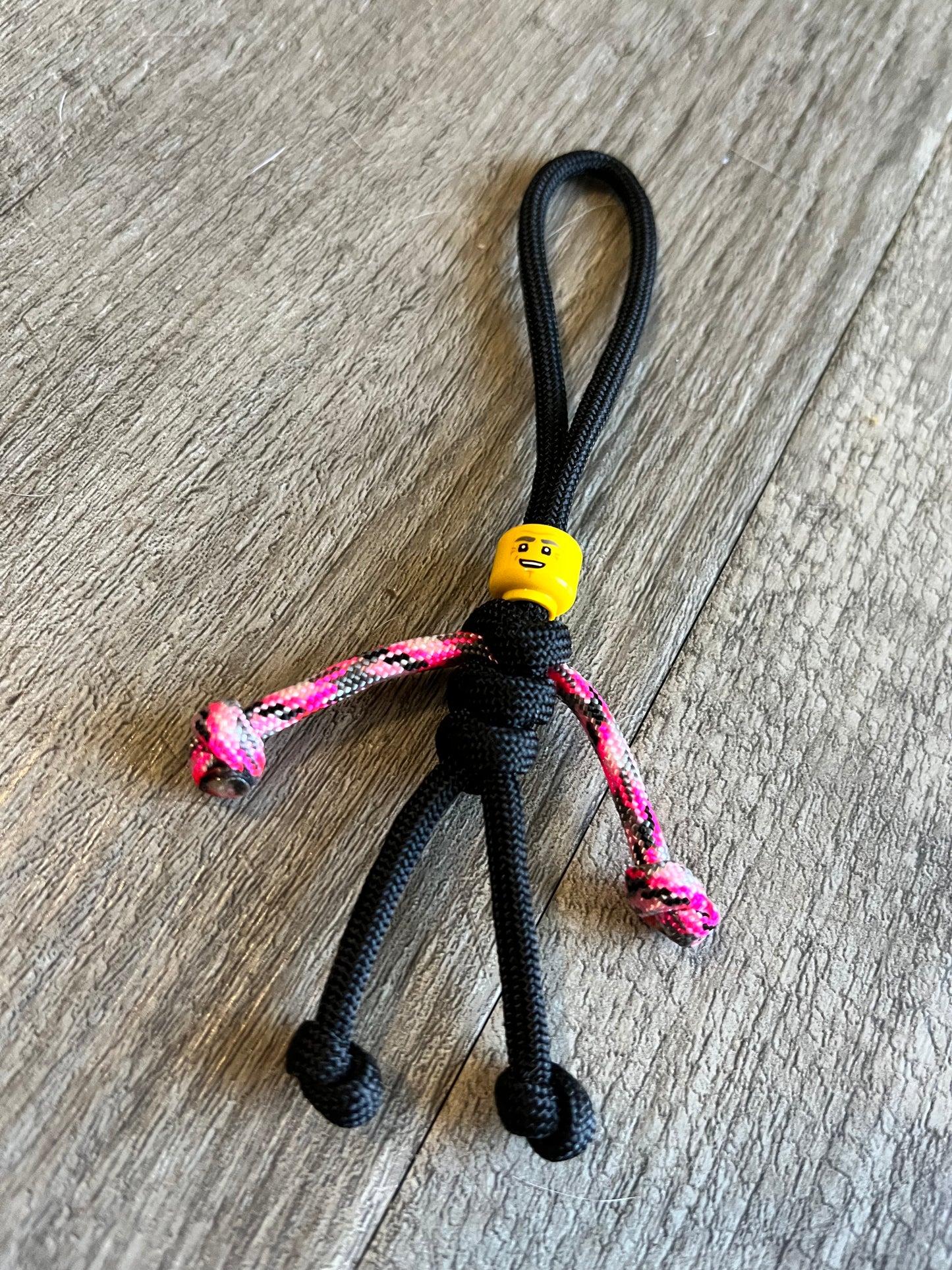 Fun Kids Keyring Lego Head Paracord - Krawlergrips