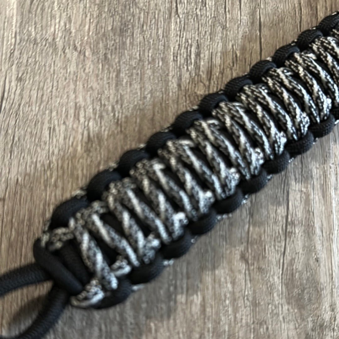 Krawler grips Helix Black Silver Paracord - Krawlergrips